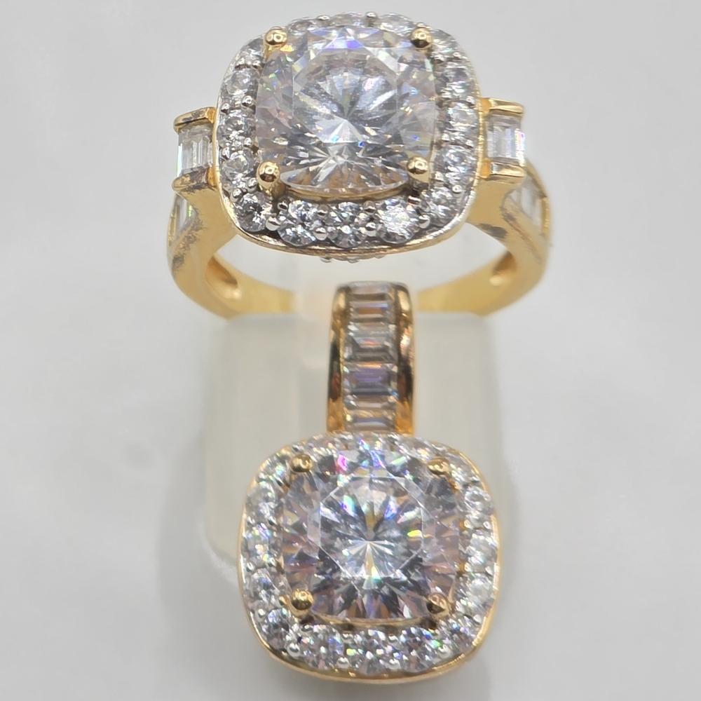 Extraordinary Sparkling Clear Quartz Victoria Wieck  Ring And Pendant Set